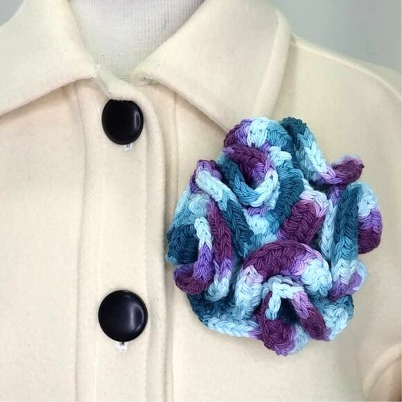 Floral Crochet Brooch Purple Ombre Hand Crafted Pin Swirl Colorful Cotton Rose - Picture 1 of 9
